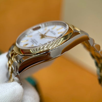 M - Watch