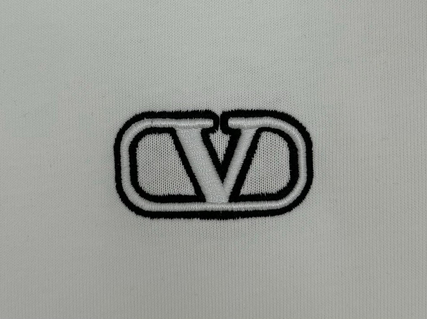 V - TSHIRT