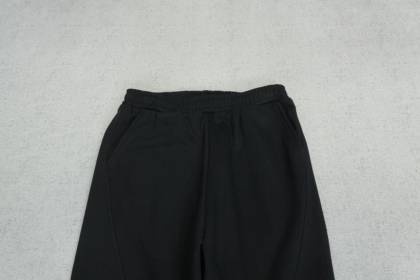 M - SWEATPANTS