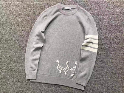 T - SWEATER