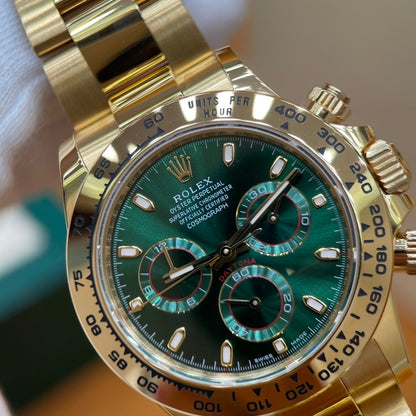 M - Watch