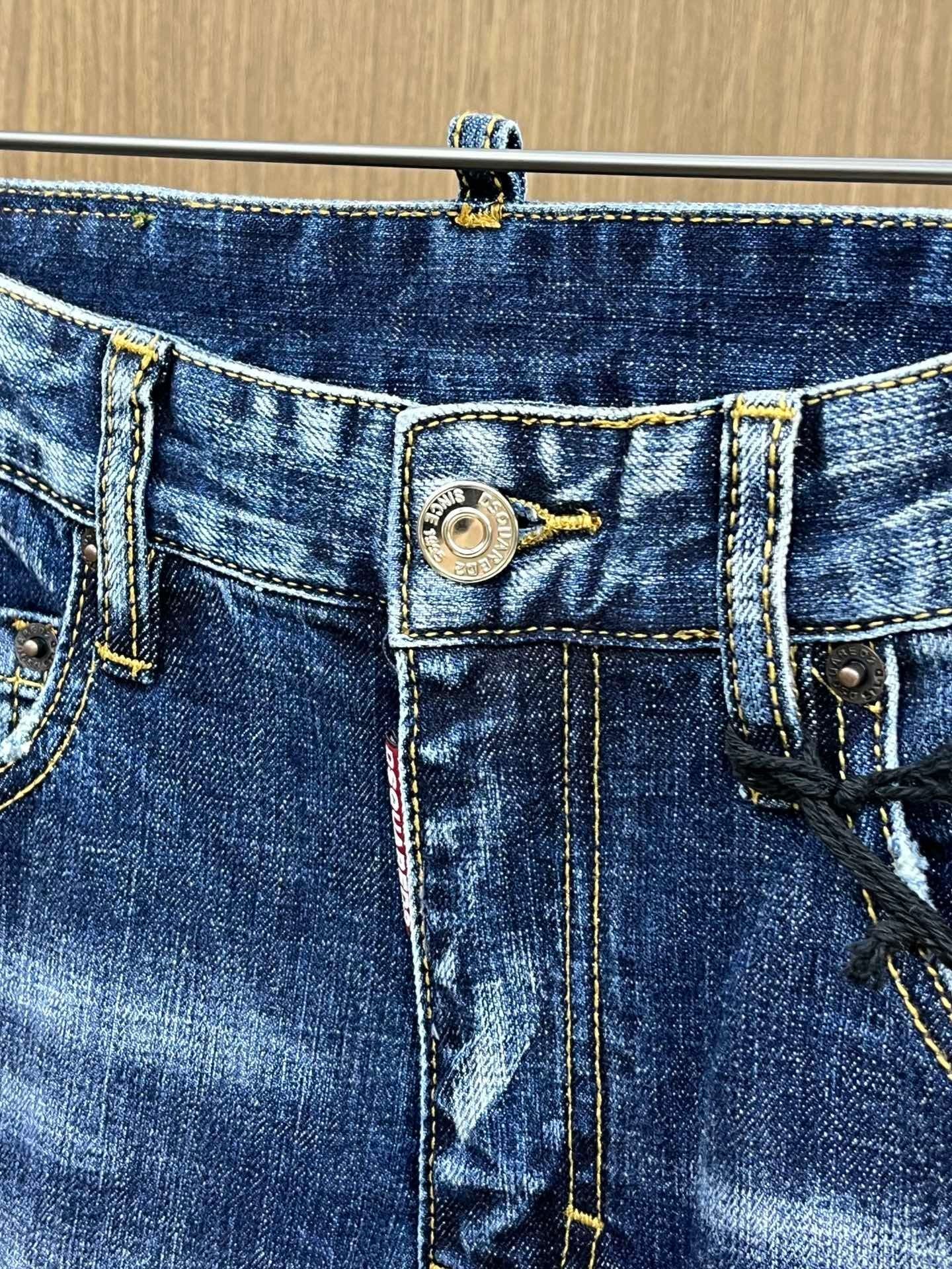 D - JEANS