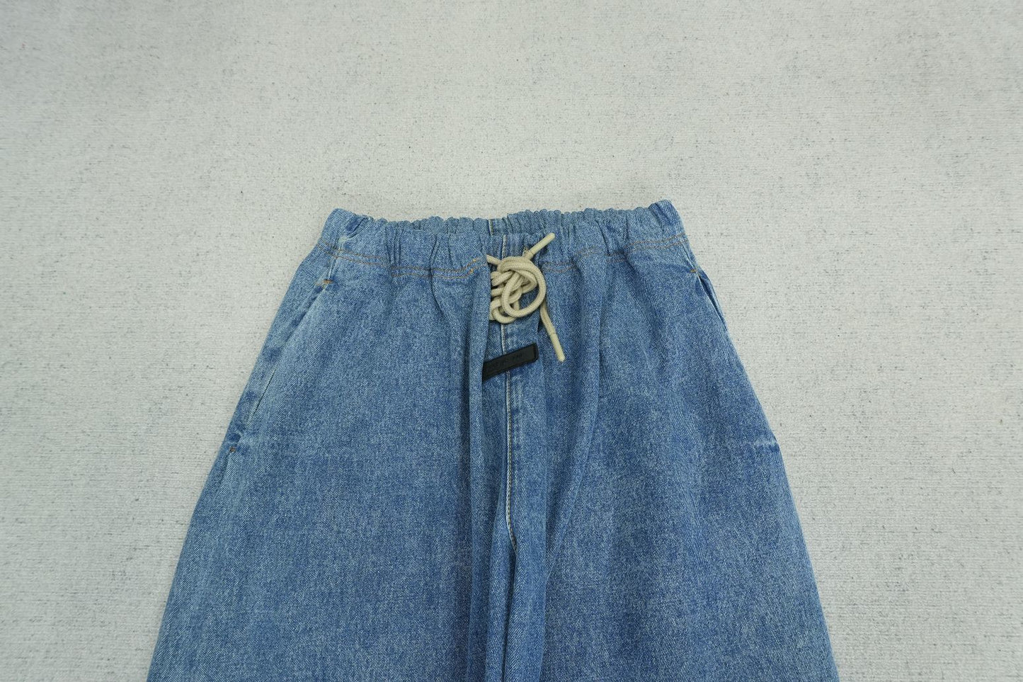 F - SWEATPANTS