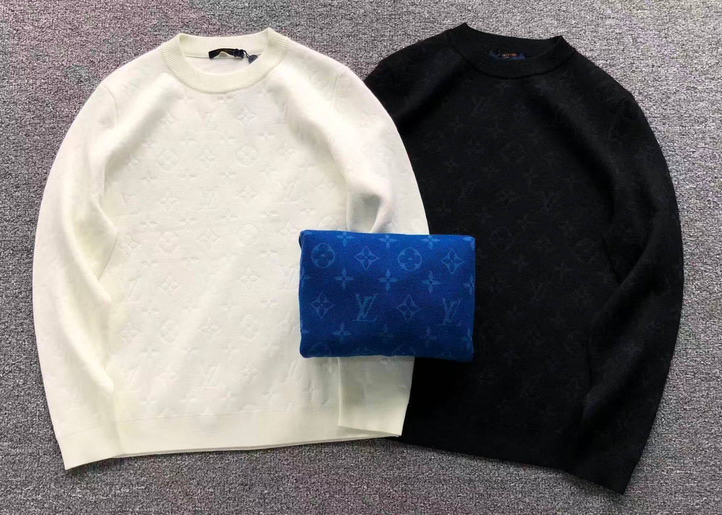 L - SWEATER