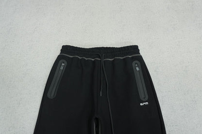 S - SWEATPANTS