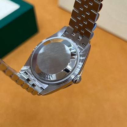 M - Watch