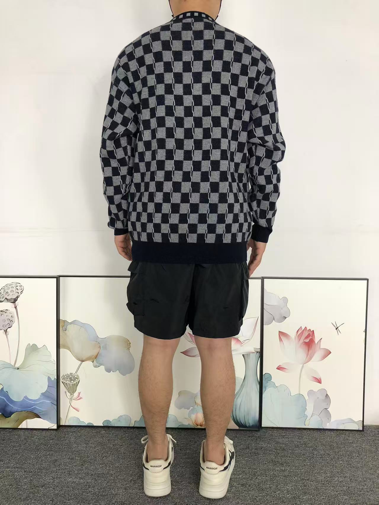 L - SWEATER