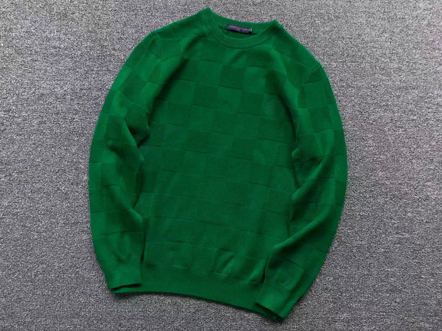 L - SWEATER