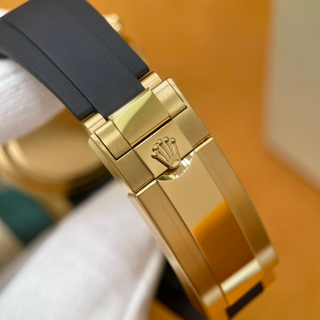 M - Watch