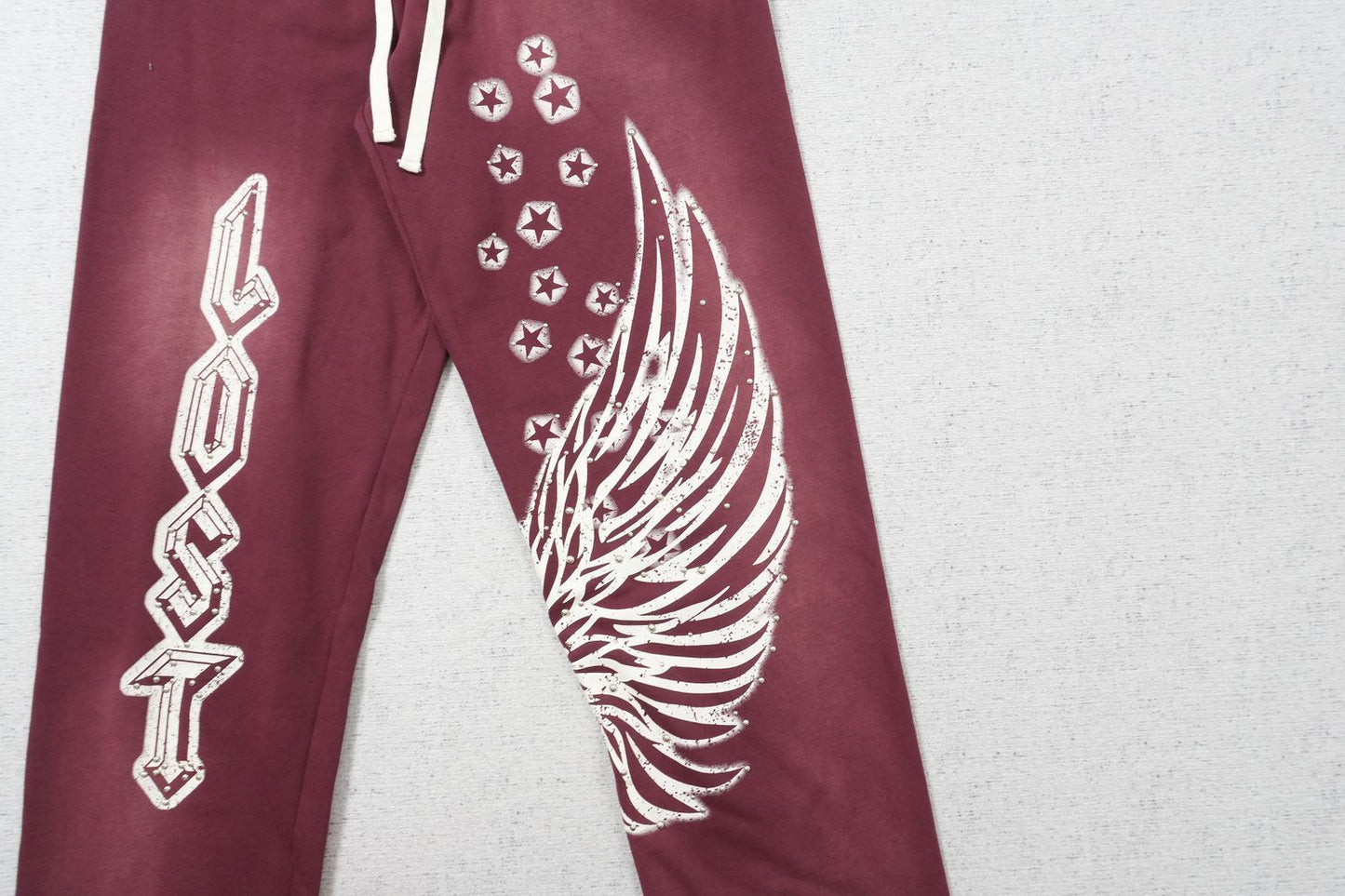 L - SWEATPANTS