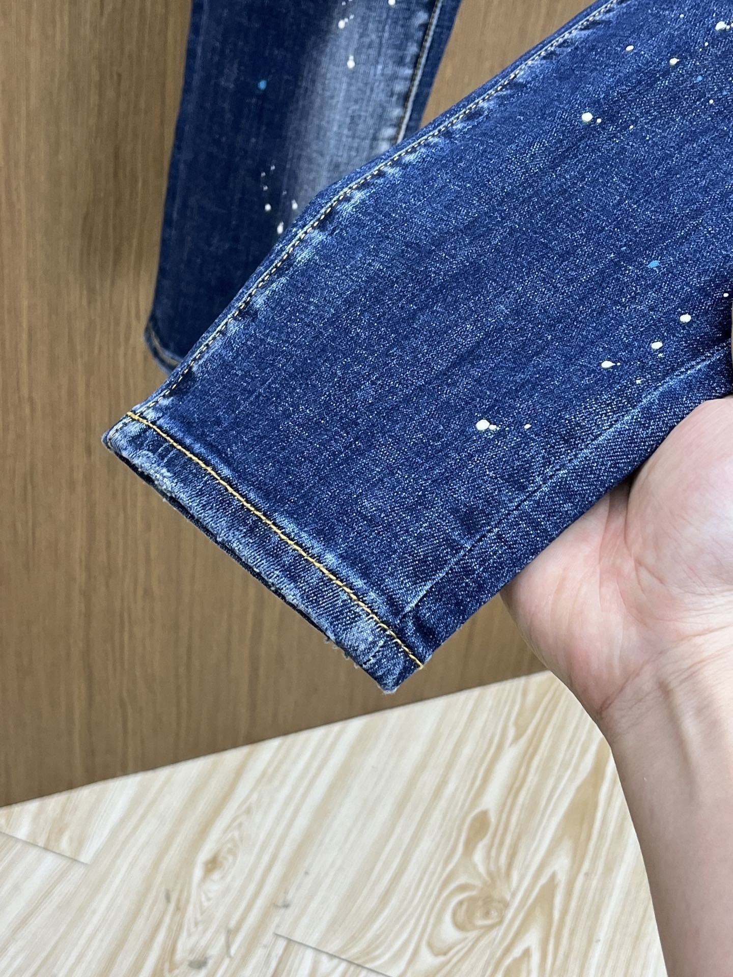 D - JEANS