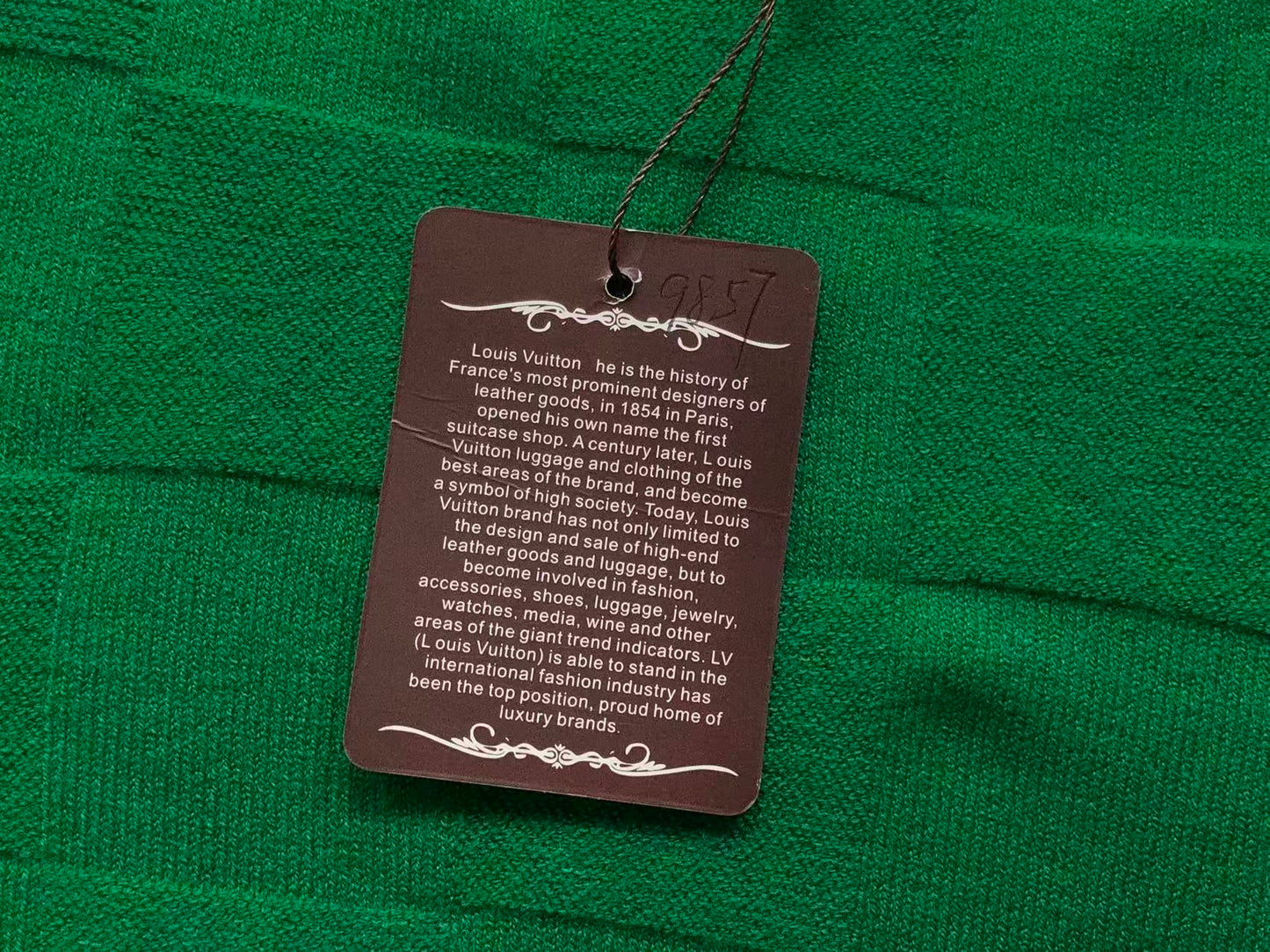 L - SWEATER