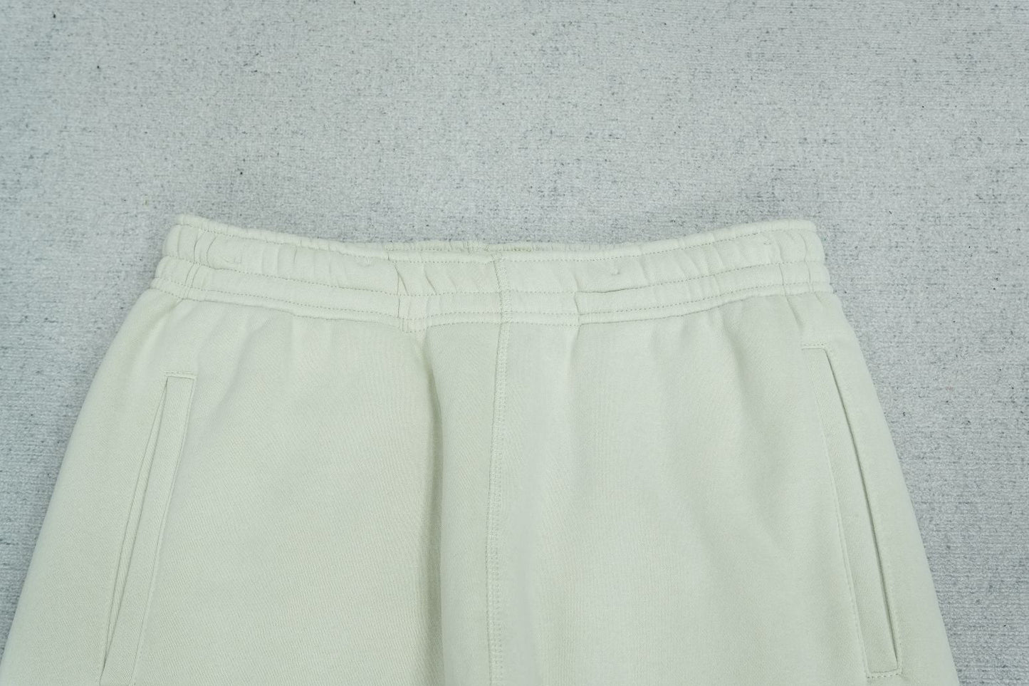 C - SWEATPANTS