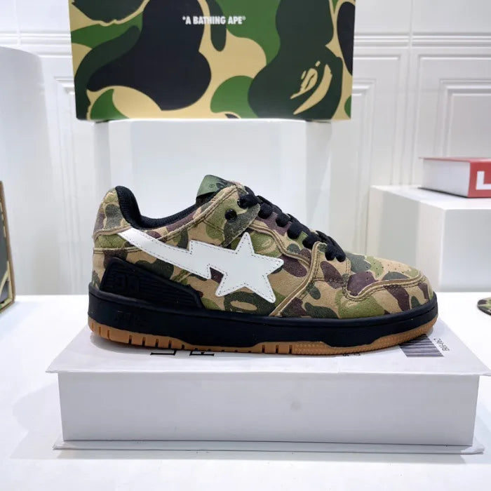 B - SNEAKERS