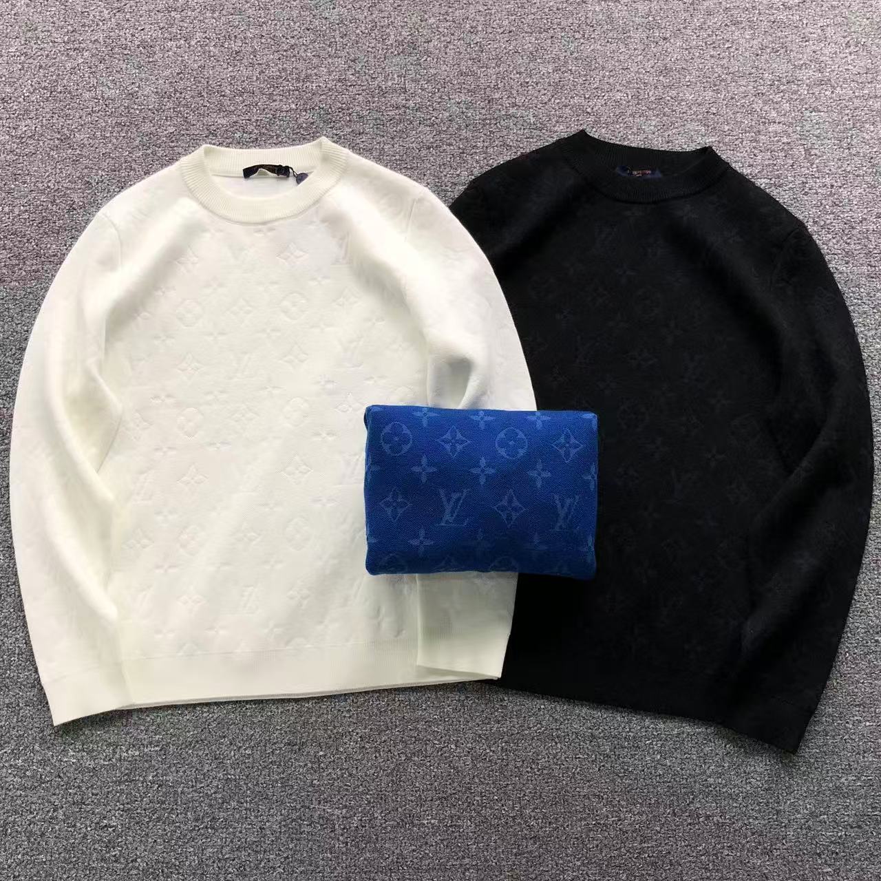 L - SWEATER