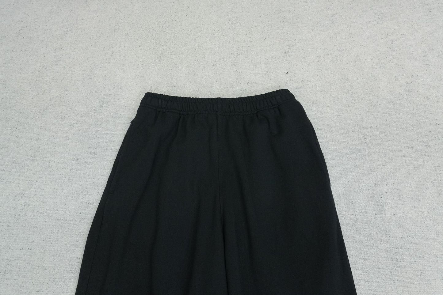 M - SWEATPANTS