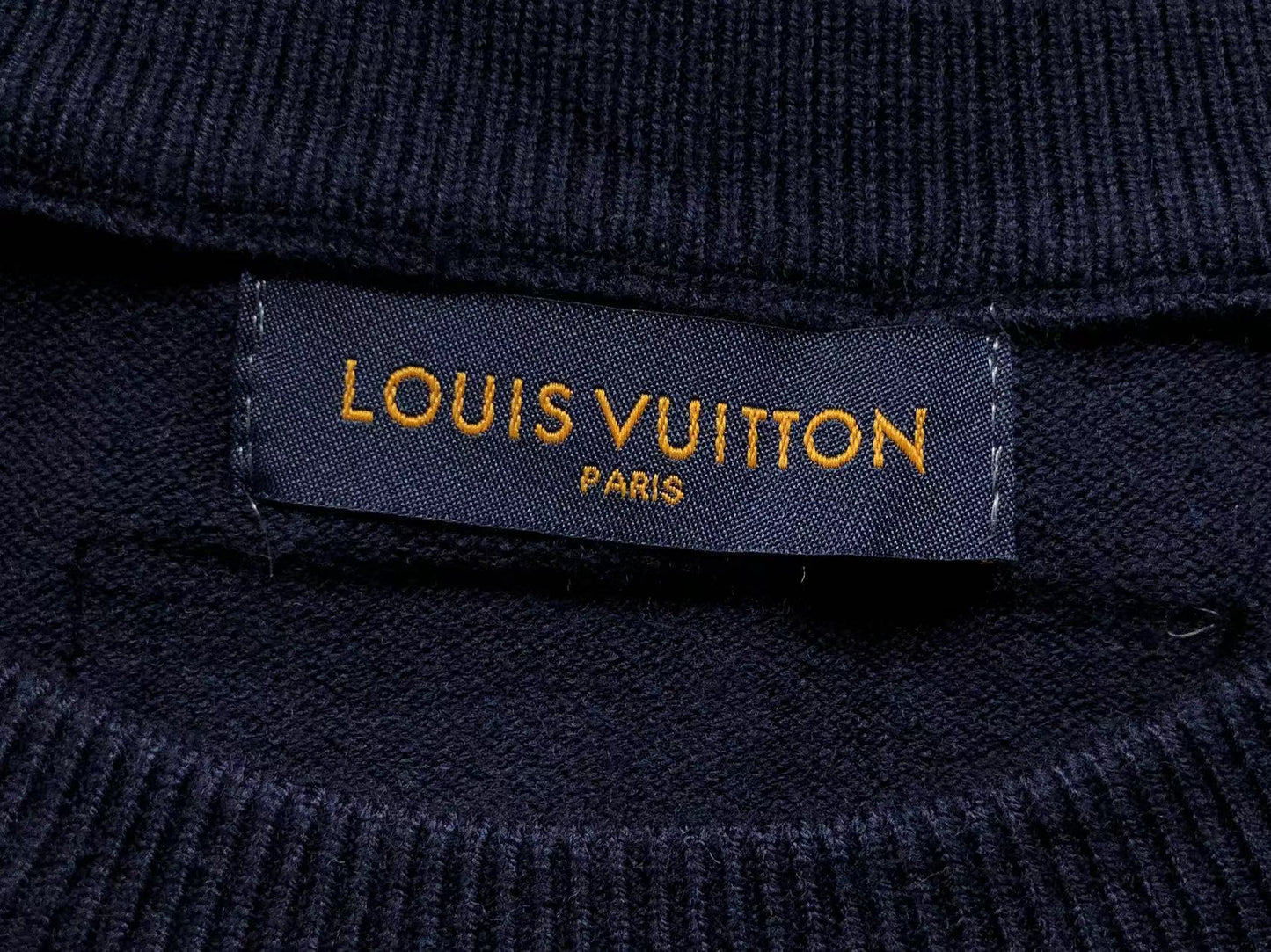 L - SWEATER
