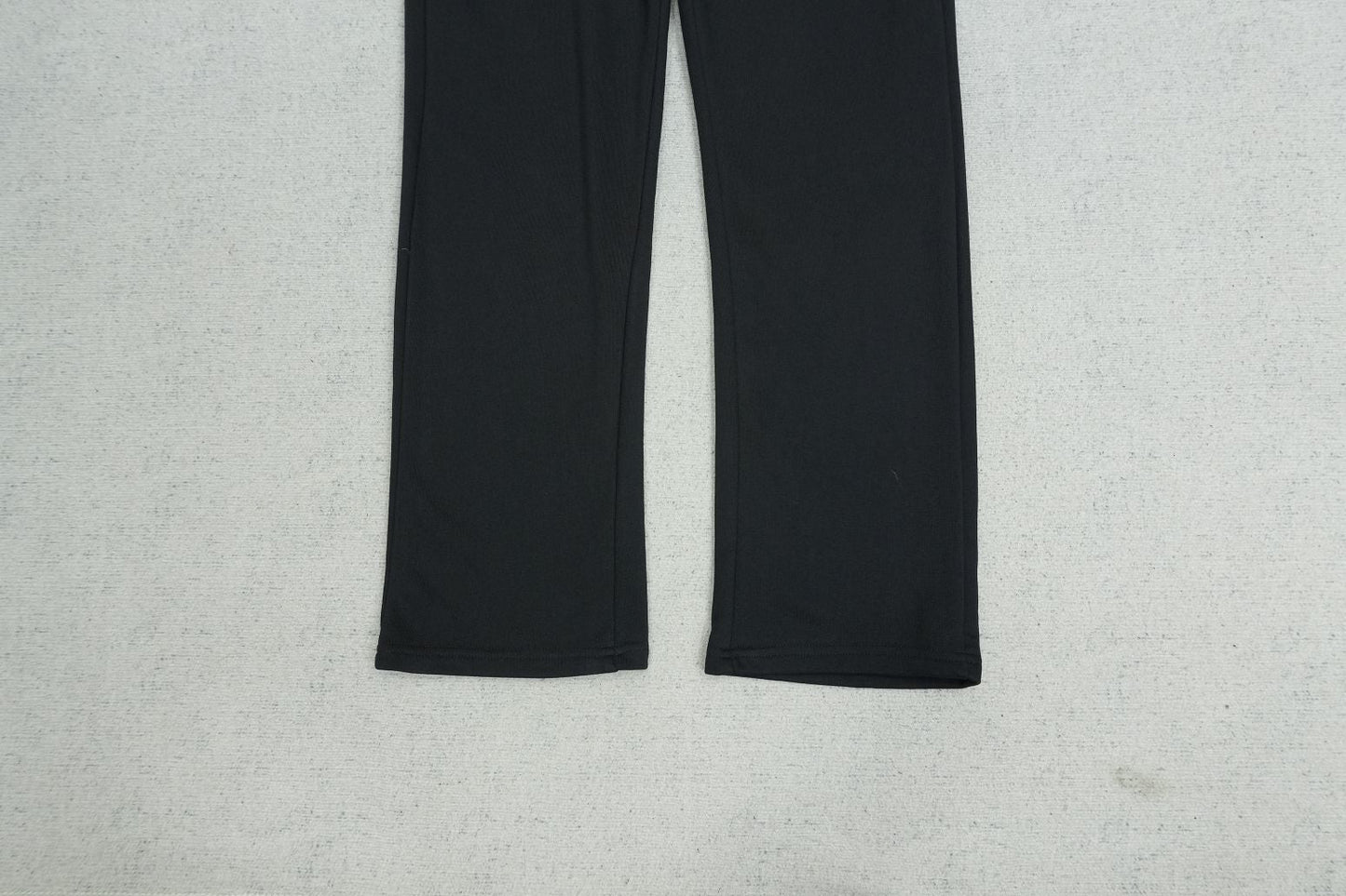 B - SWEATPANTS