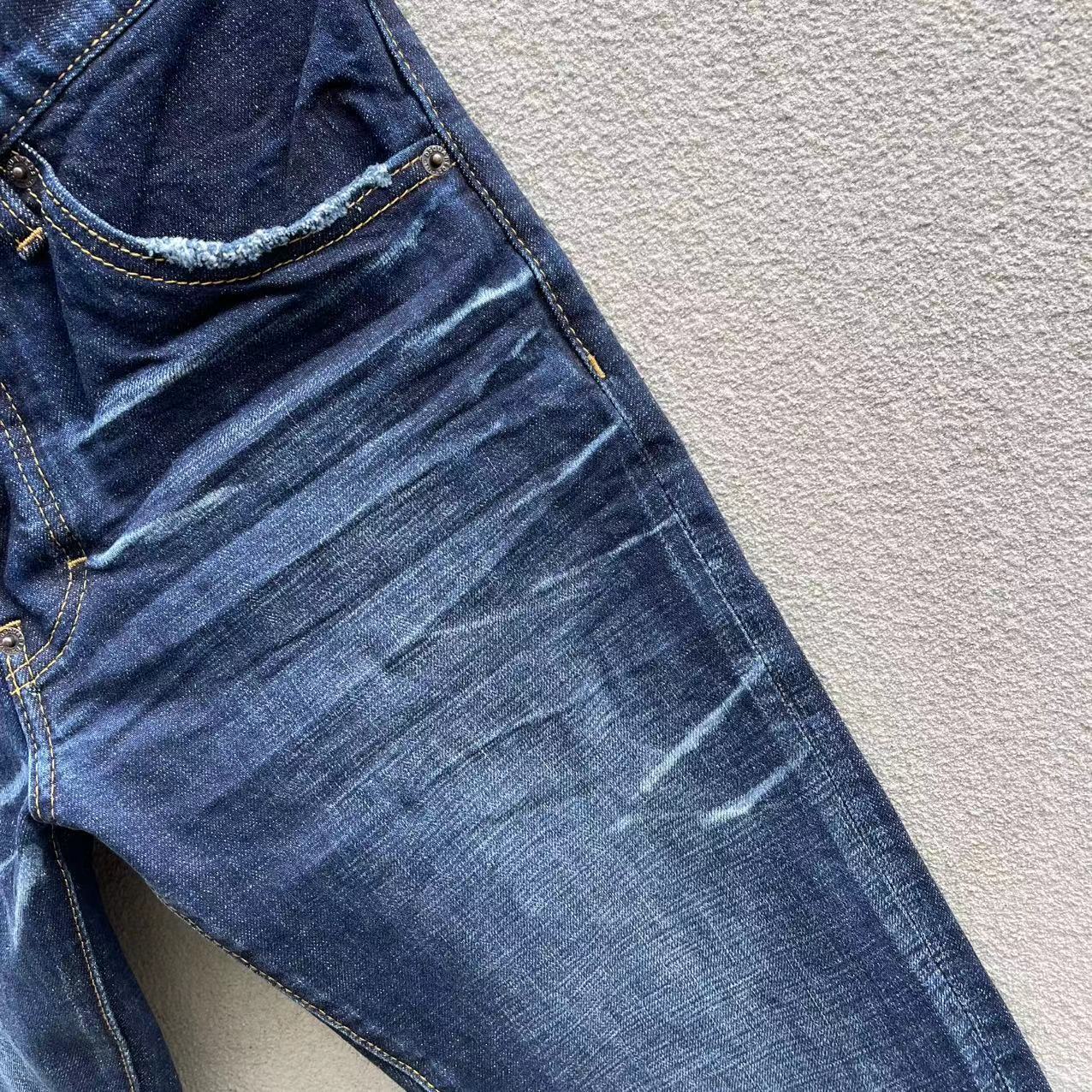 D - JEANS