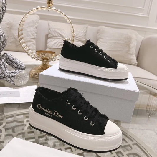 D - SNEAKERS