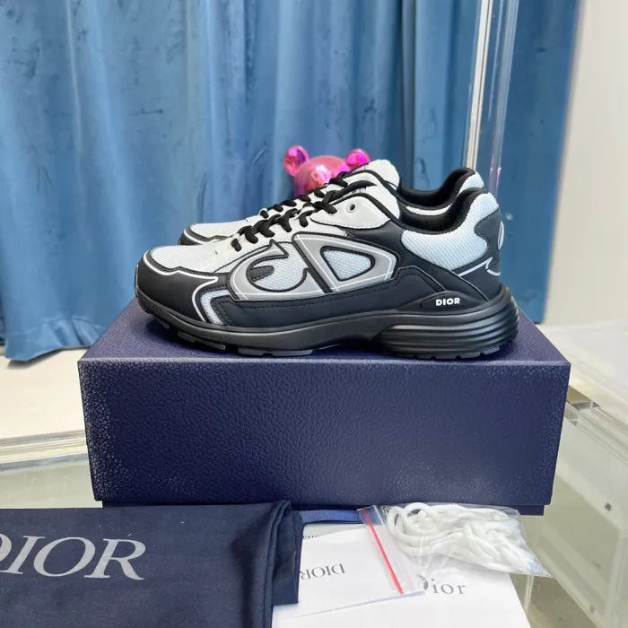 D - SNEAKERS