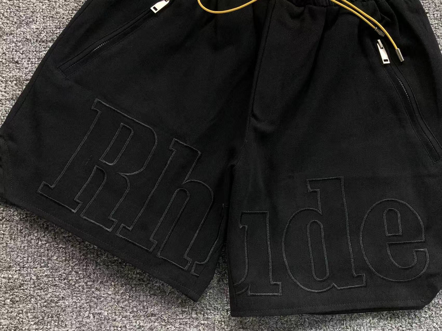 R - SHORTS