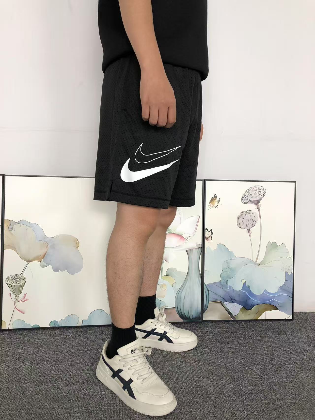 N - SHORTS