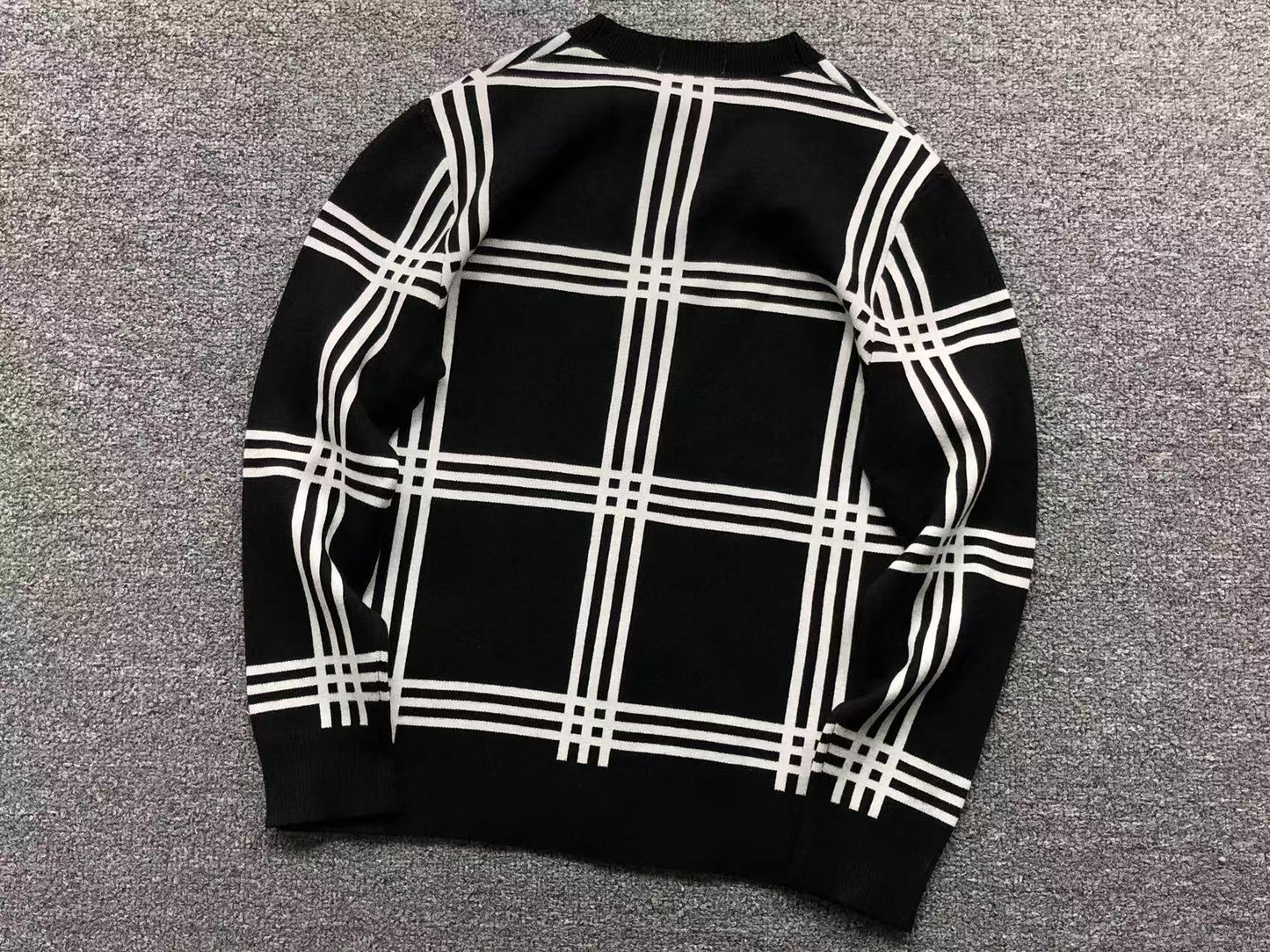 B - SWEATER