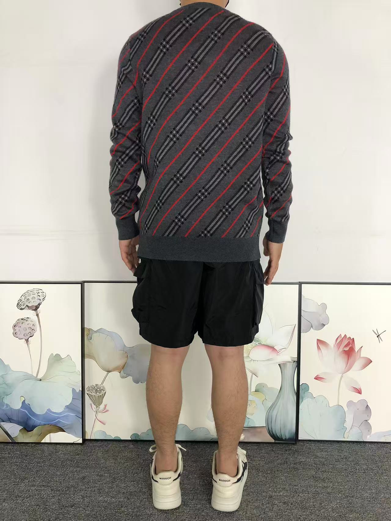 B - SWEATER