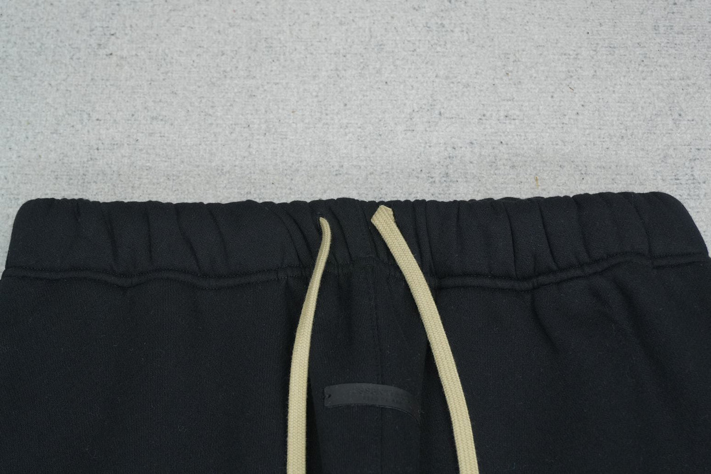 F - SWEATPANTS