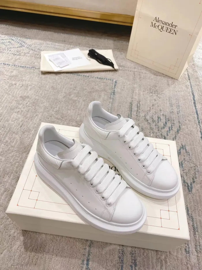 A - SNEAKERS
