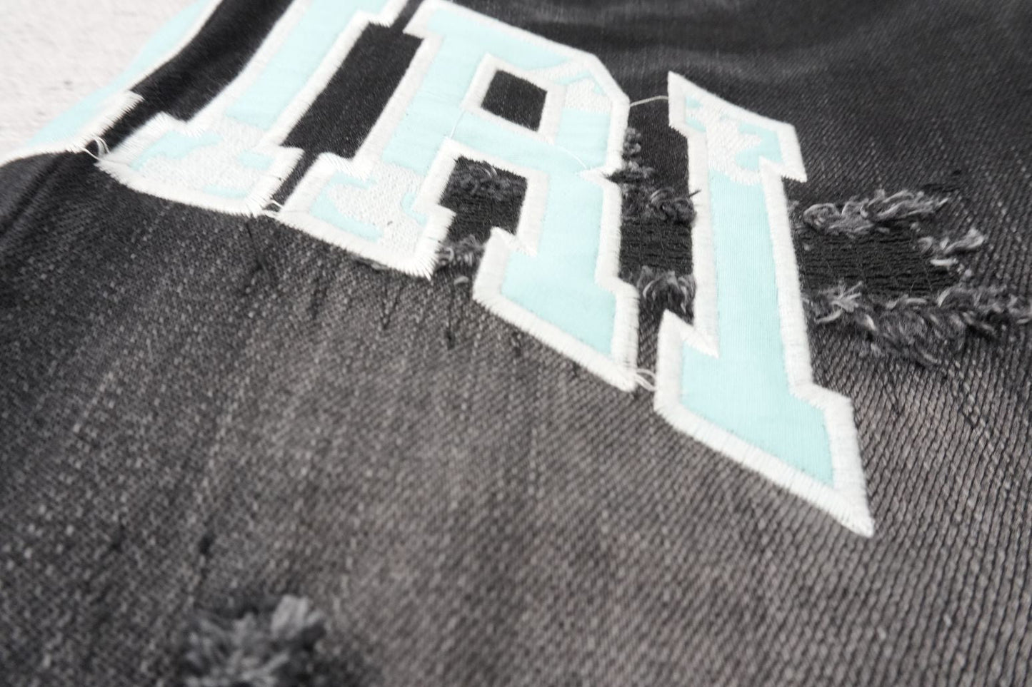 A - JEANS