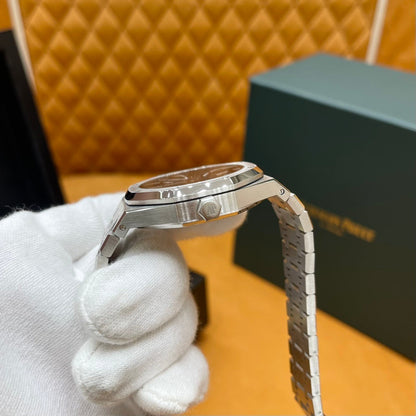 P - Watch