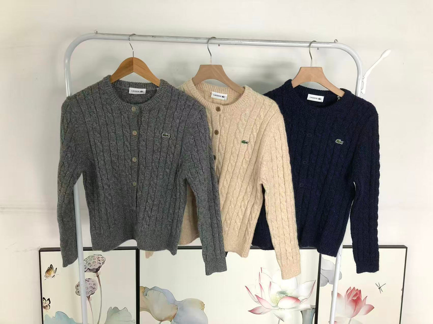 L - SWEATER