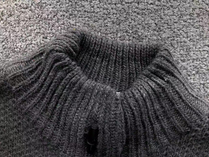 O - SWEATER