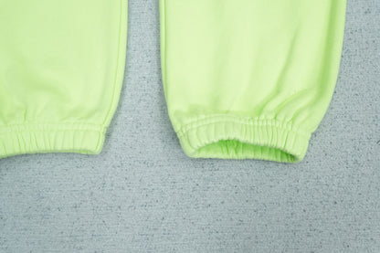 D - SWEATPANTS