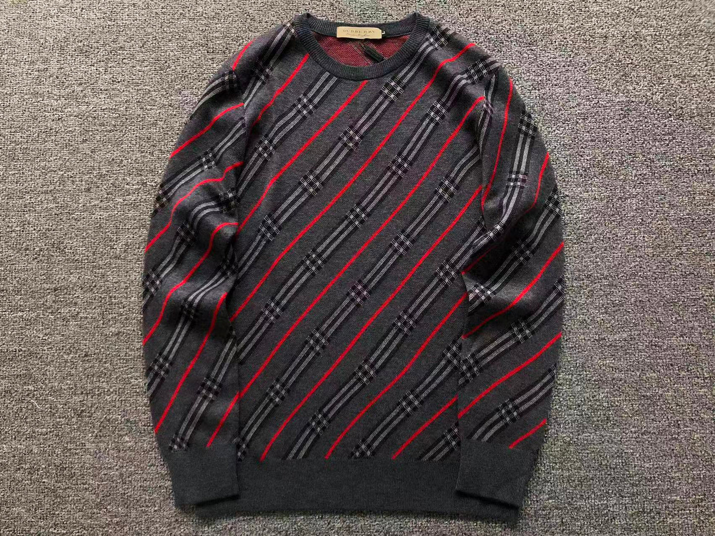 B - SWEATER