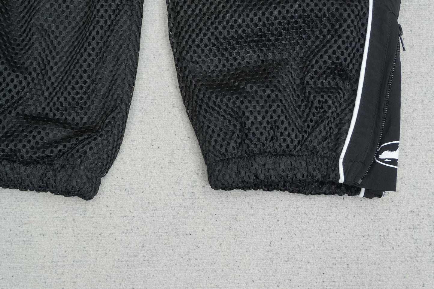 C - SWEATPANTS
