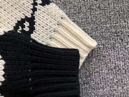 O - SWEATER