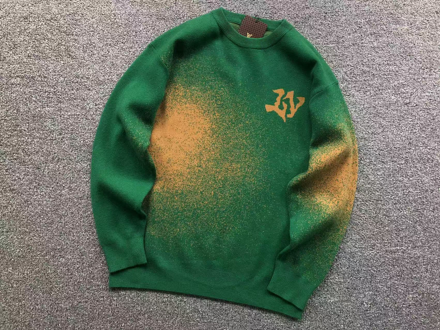 L - SWEATER