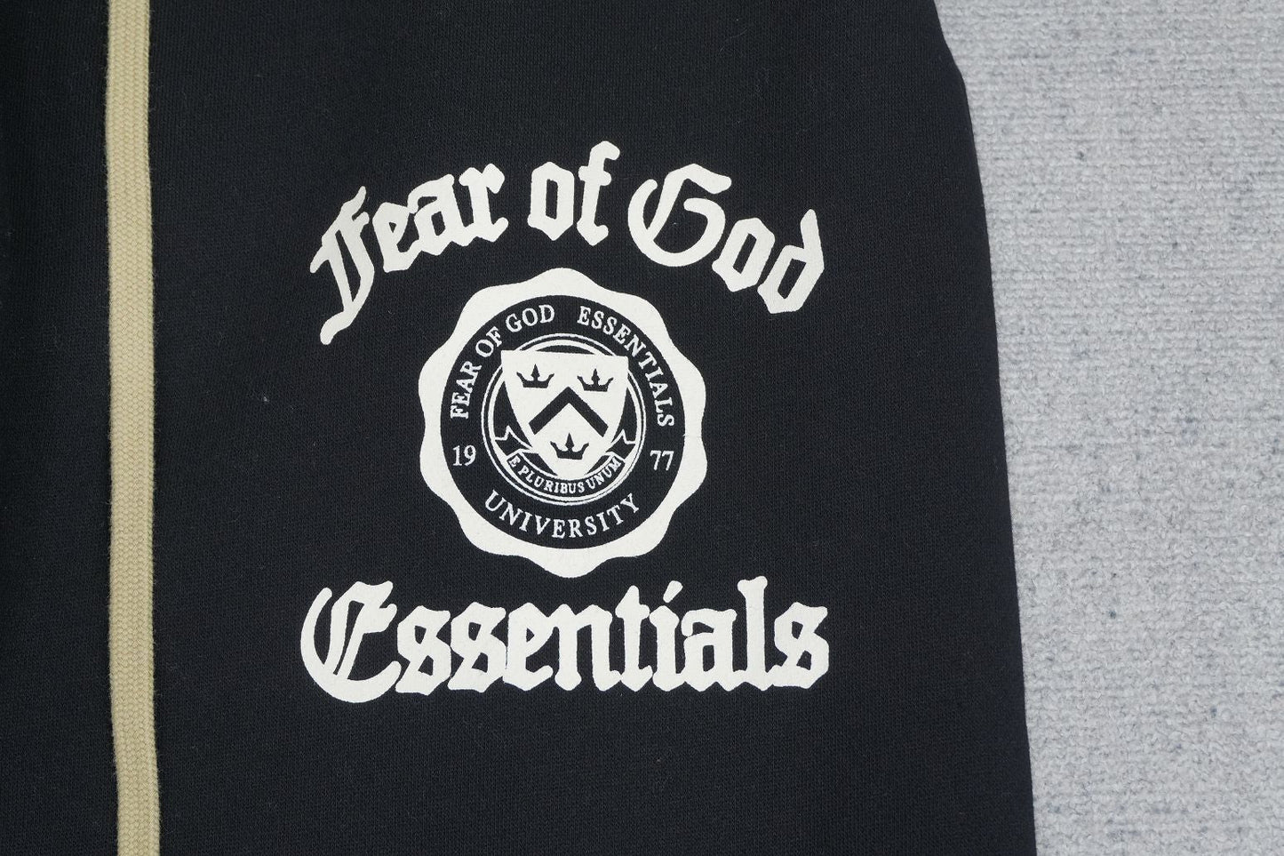 F - SWEATPANTS