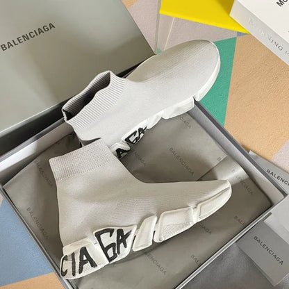 B - SNEAKERS