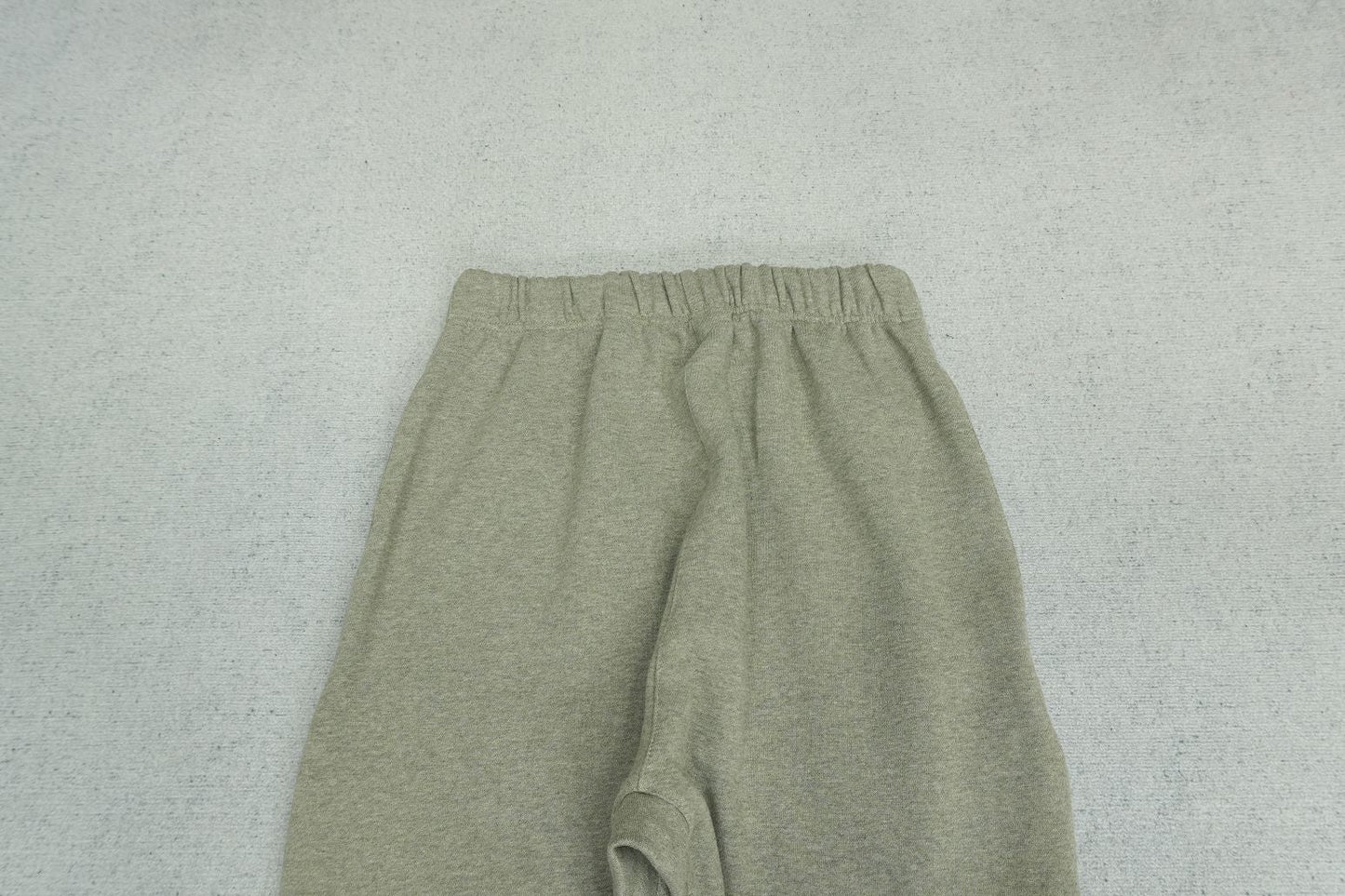 F - SWEATPANTS