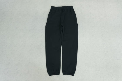 F - SWEATPANTS