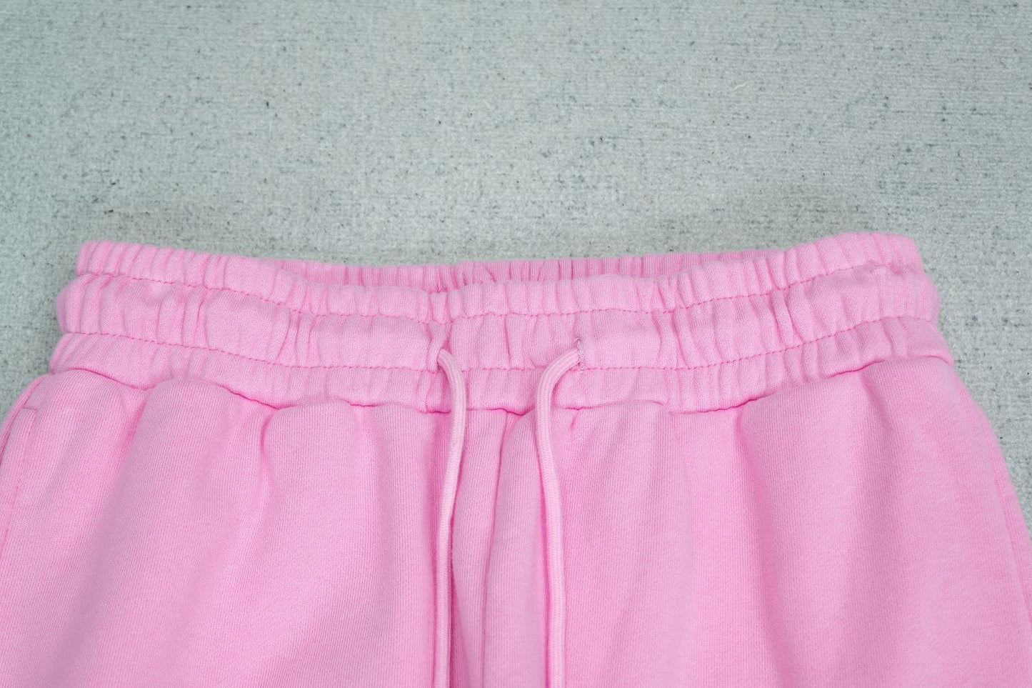 D - SWEATPANTS