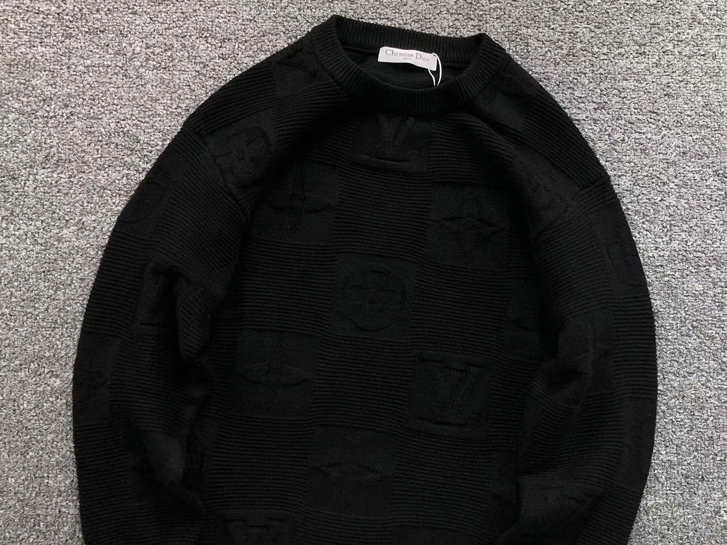 L - SWEATER