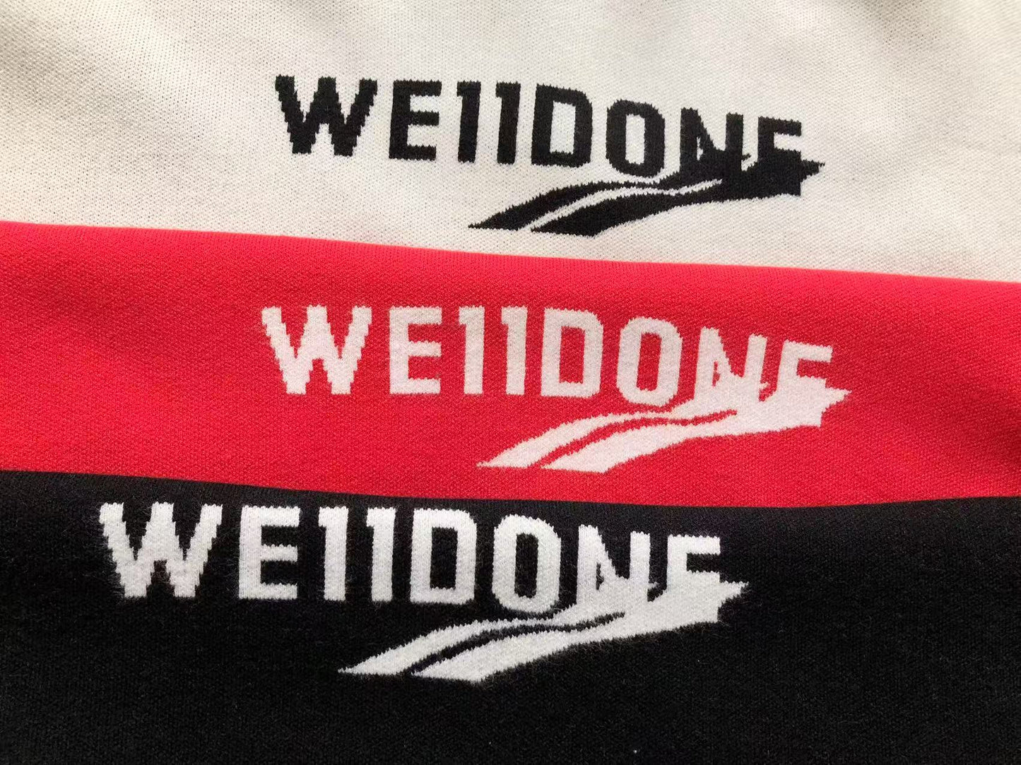 W - SWEATER