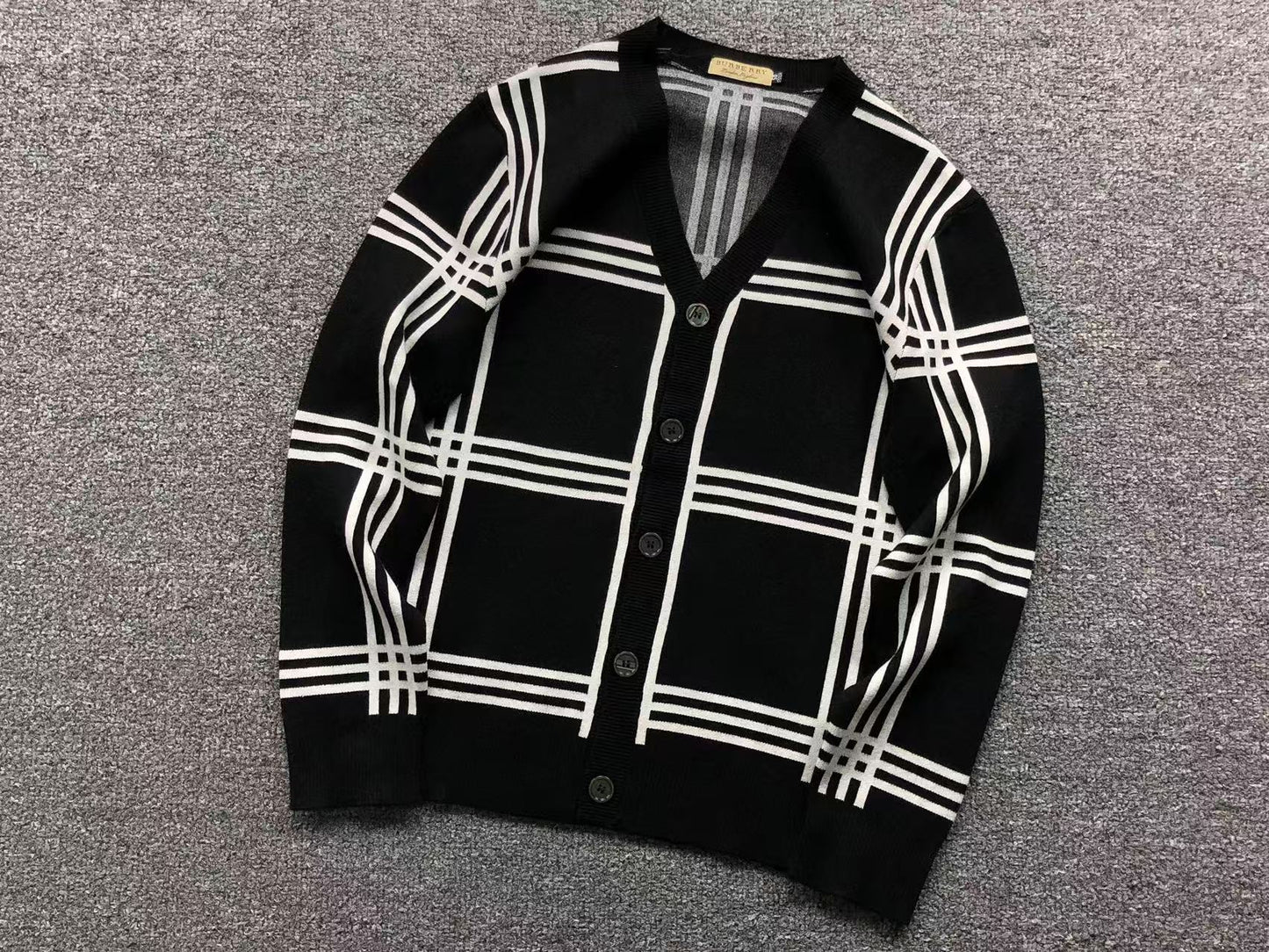 B - SWEATER