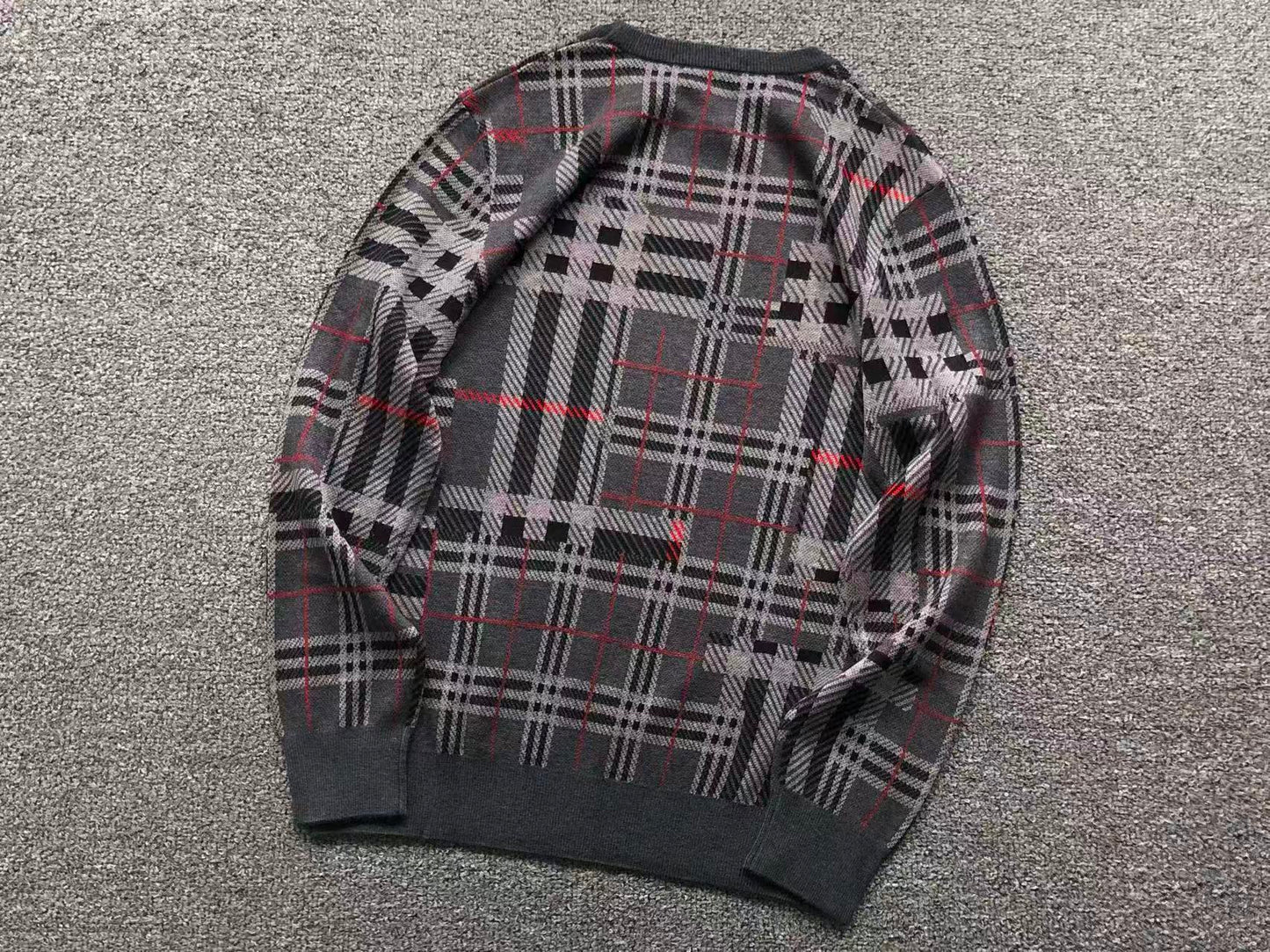 B - SWEATER
