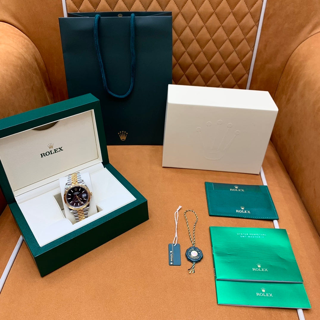 M - Watch